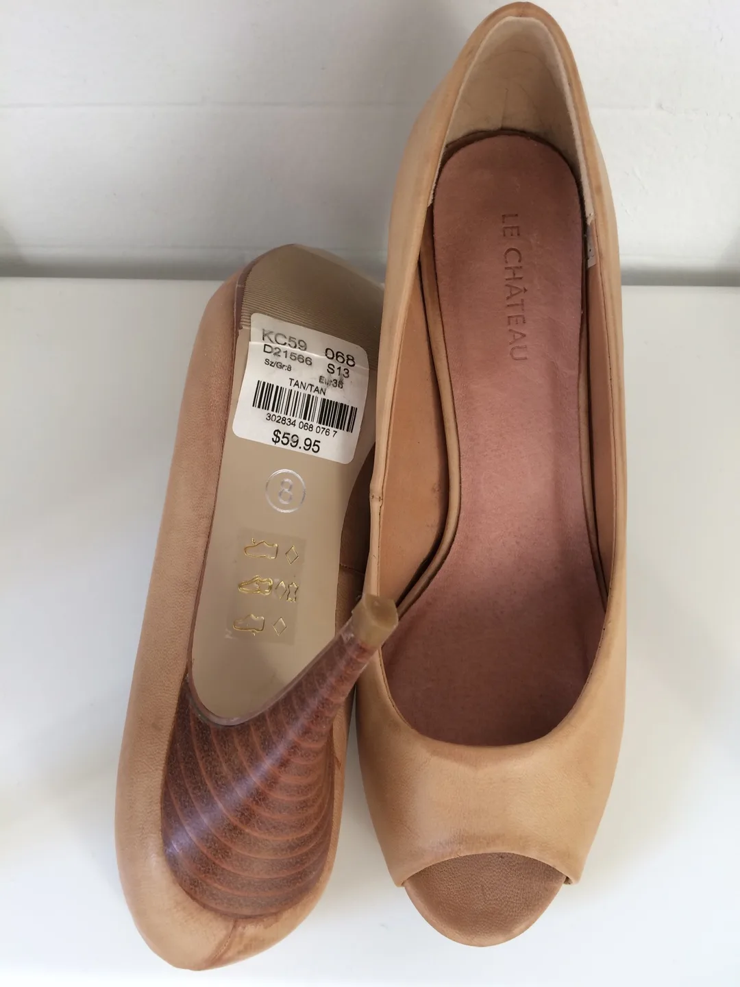 New Leather Heels  Sz 8 image indicator(3)