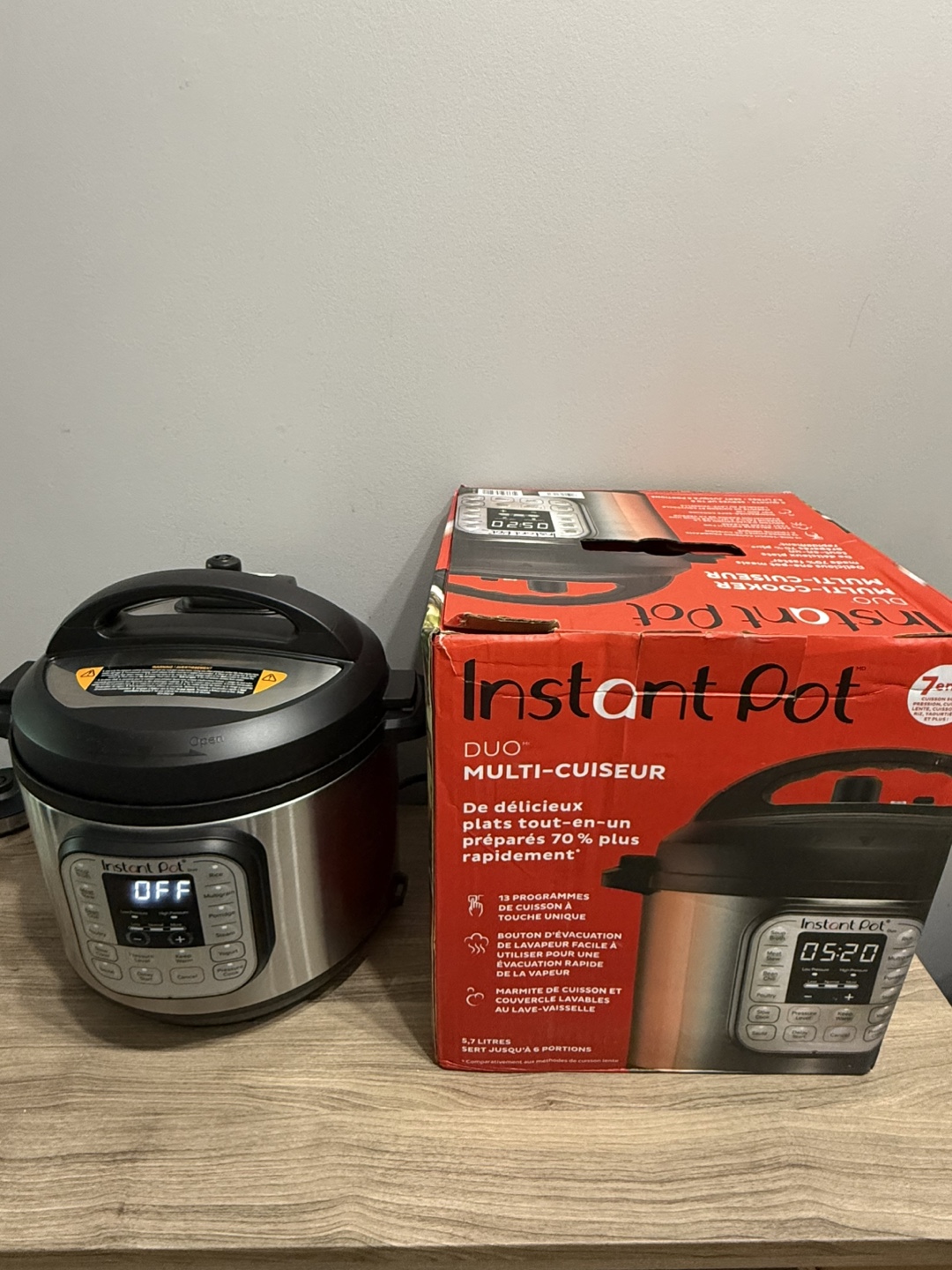 Instant Pot Duo 7-in-1 Electric Pressure Cooker 6 Quart