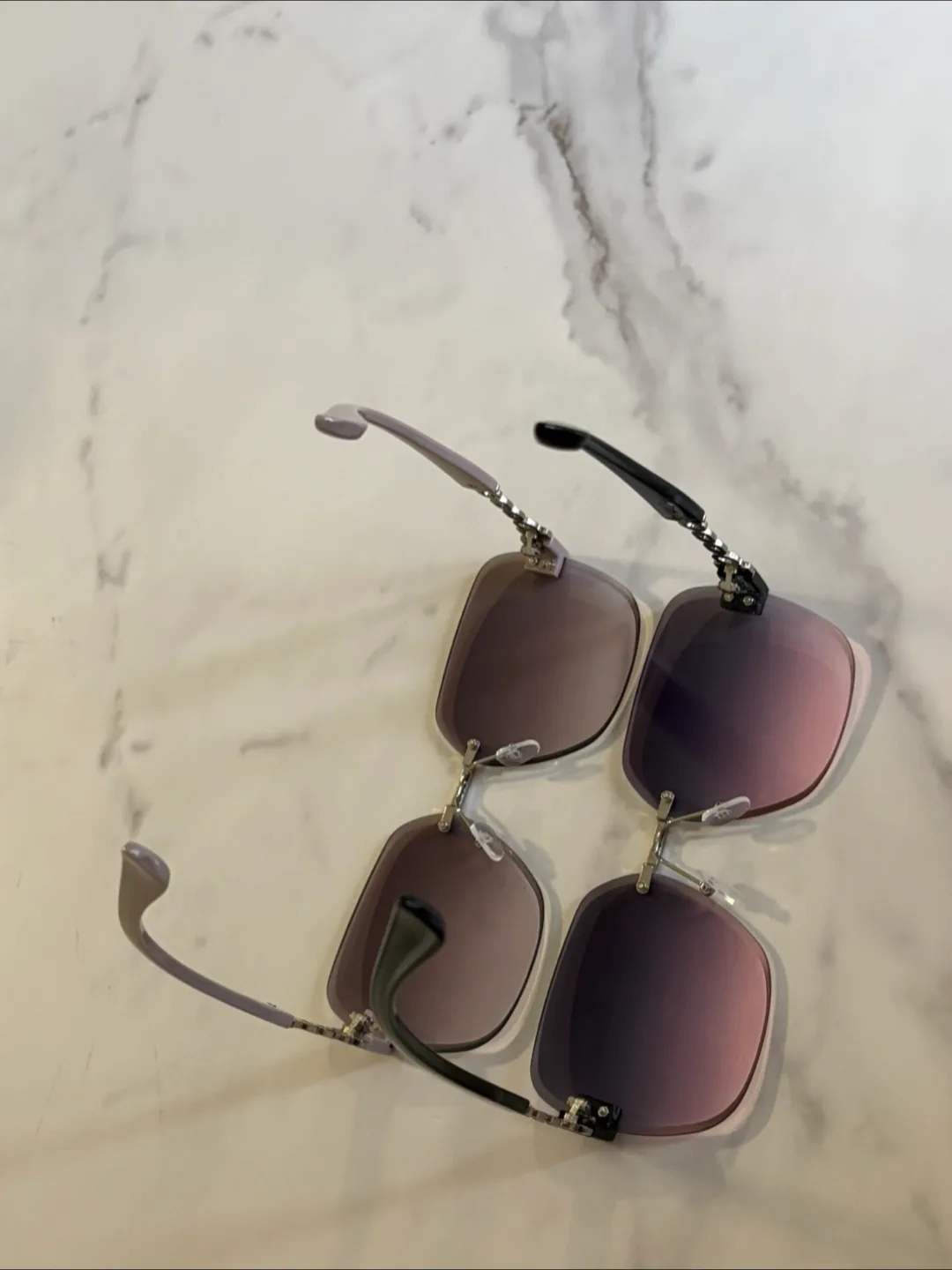 2-Pack Stylish Women’s Sunglasses – Rimless & Trendy image indicator(2)