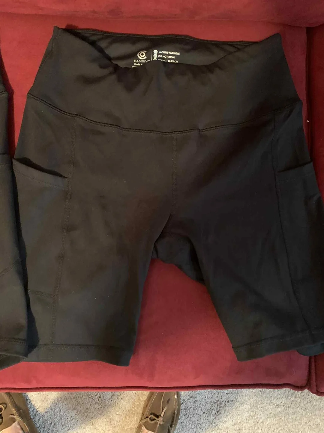 Brand new Cambivo black sports/yoga/biker shorts w/pockets image indicator(5)