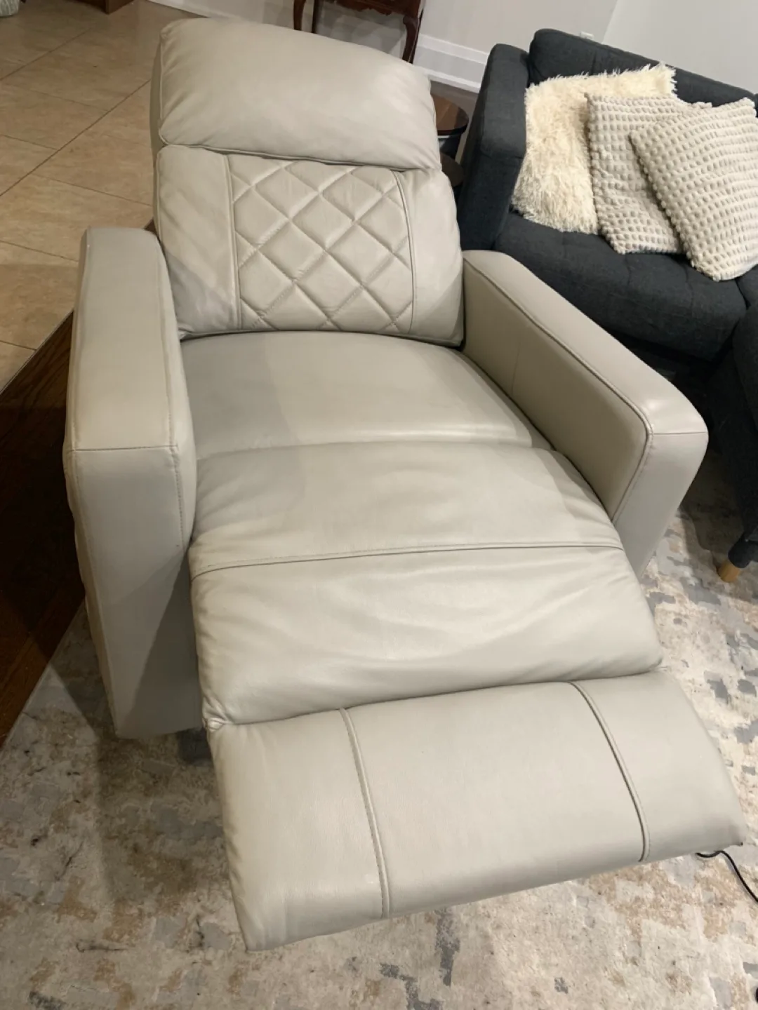 Power recliner rocking chair 💚🥕 thumbnail