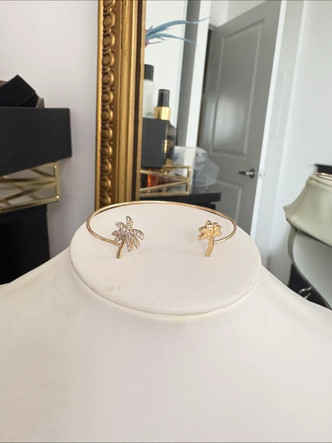 Gold Tone Palm Tree Bangle Bracelet image indicator(4)