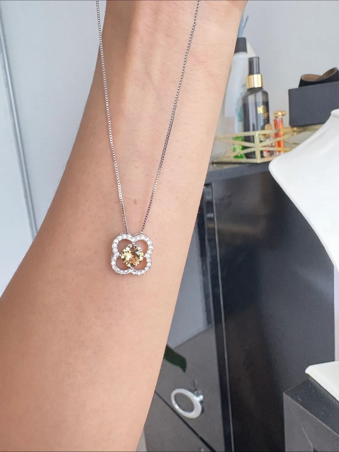 Necklace with Yellow Stone Pendant image indicator(4)