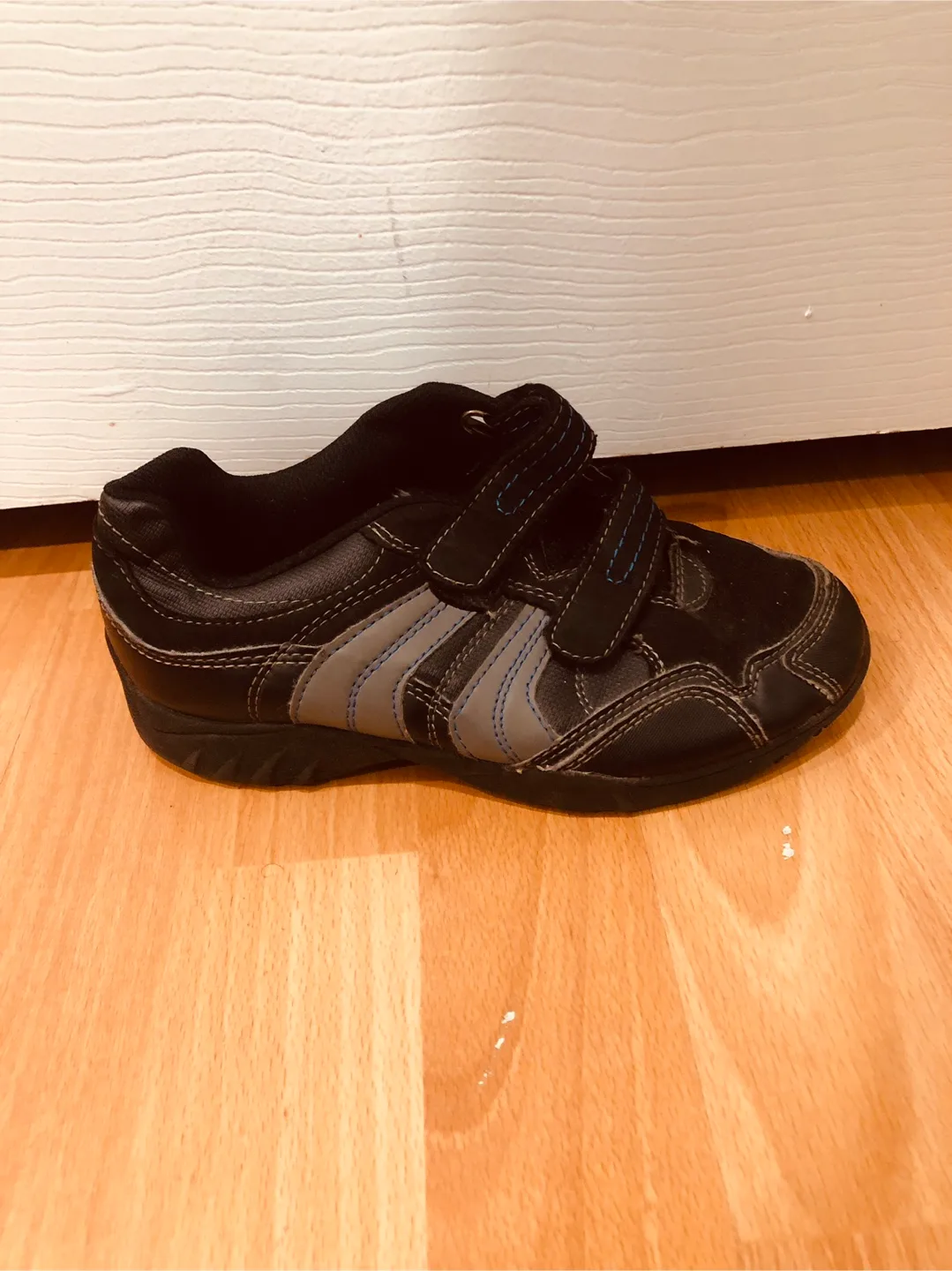 Black & Grey Kids' Shoe size 3 thumbnail