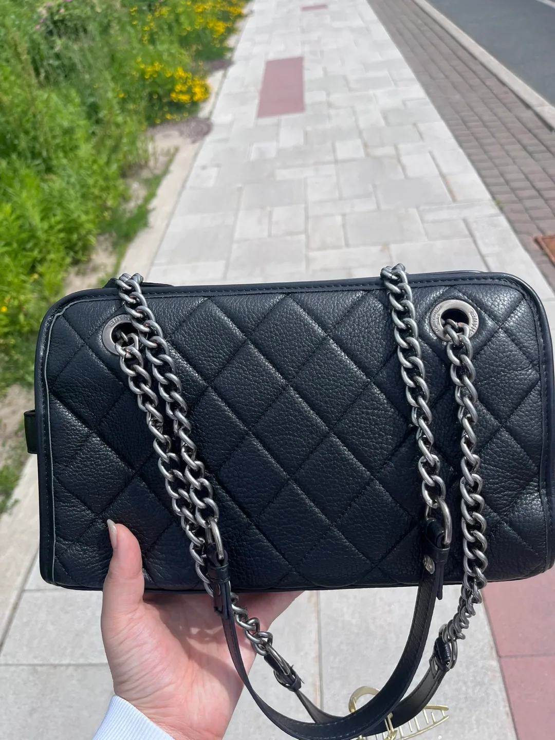 Vintage style Quilted Chain Shoulder Bag image indicator(3)