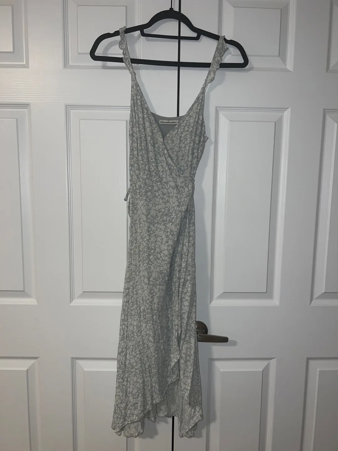 Light Green Floral Wrap Dress - Size XS thumbnail
