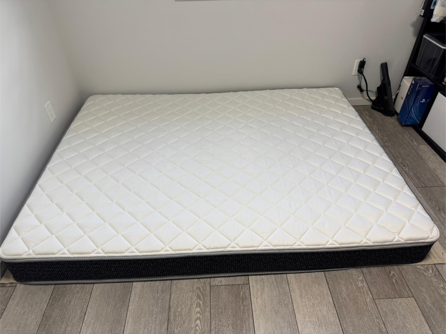 Queen Size Mattress - coil - photo 2