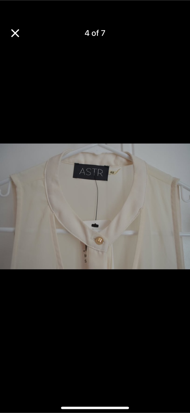 ASTR Cream Sleeveless Blouse - Size XS - photo 3