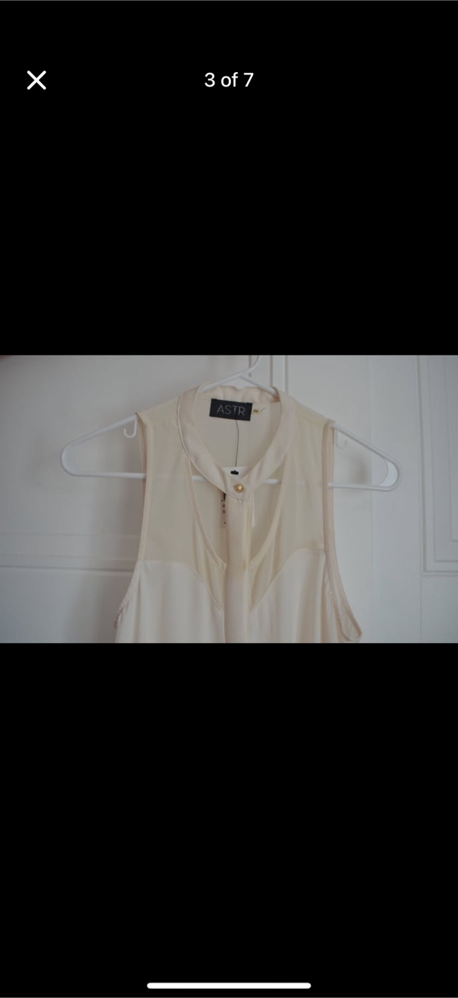 ASTR Cream Sleeveless Blouse - Size XS - photo 2