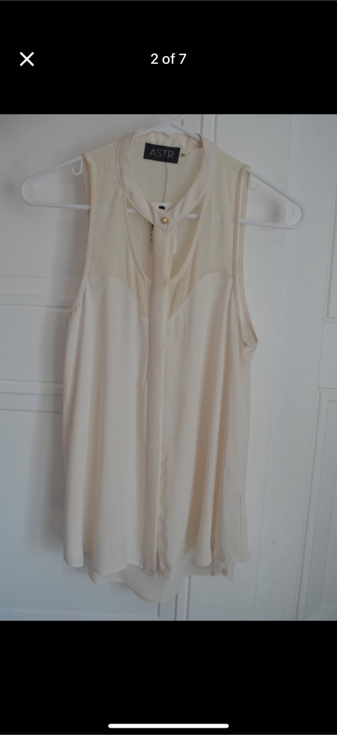 ASTR Cream Sleeveless Blouse - Size XS