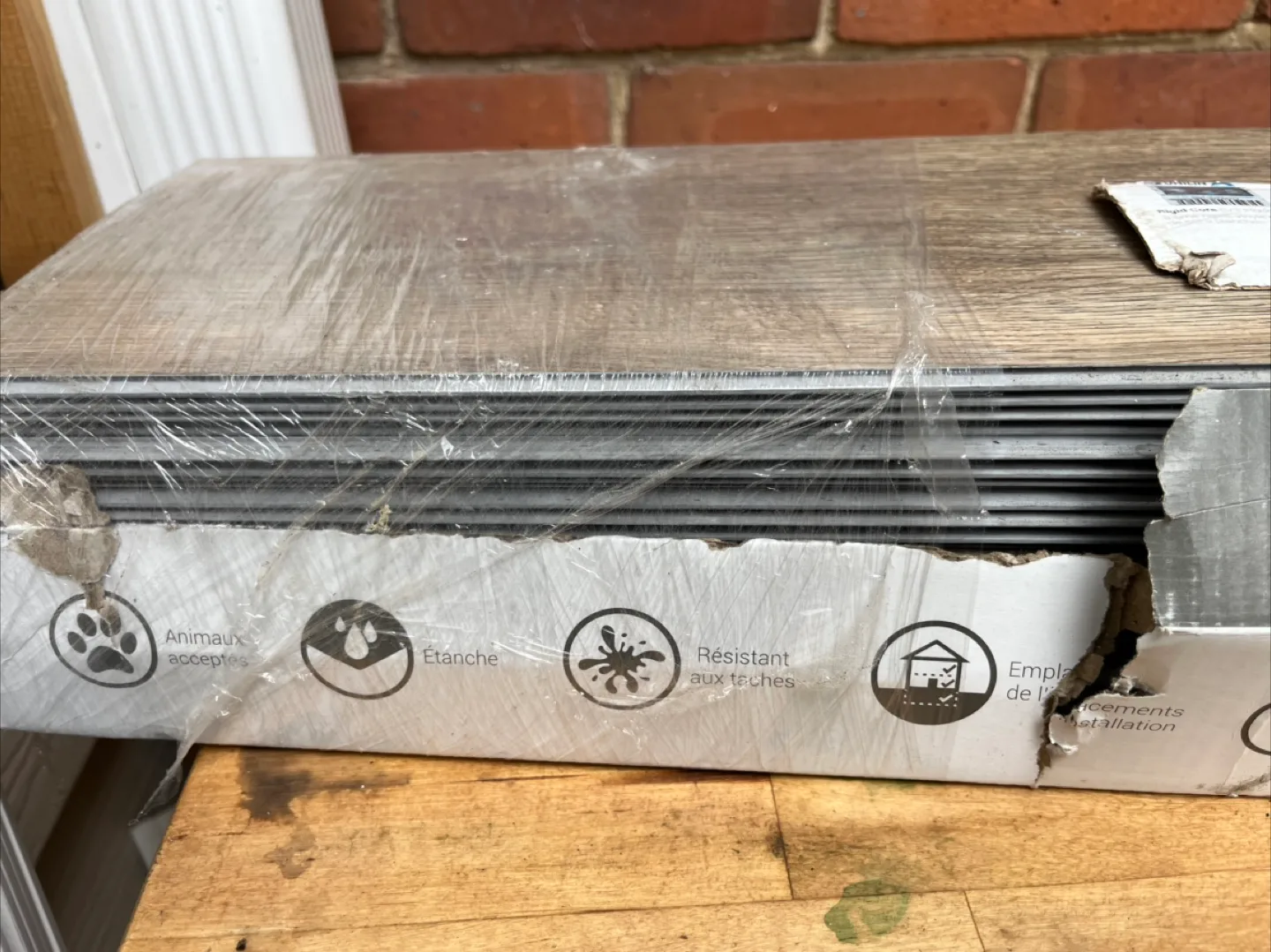 Saddle Peak Oak 6x36 Vinyl Flooring - 16 planks