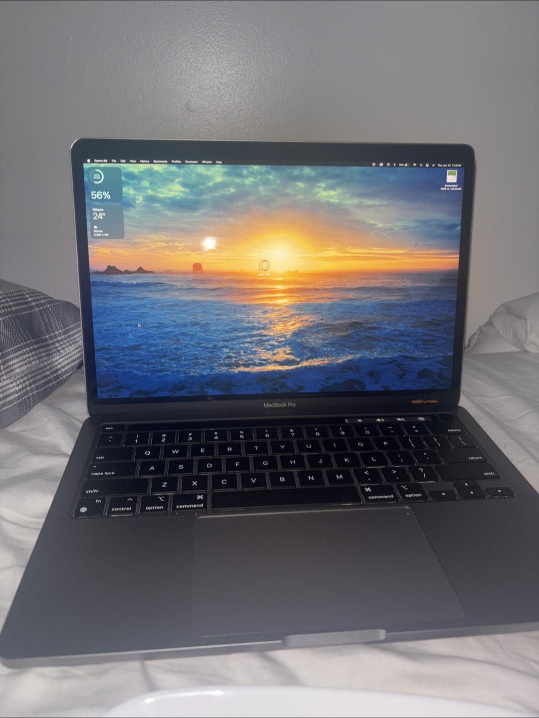 MacBook Pro - photo 2