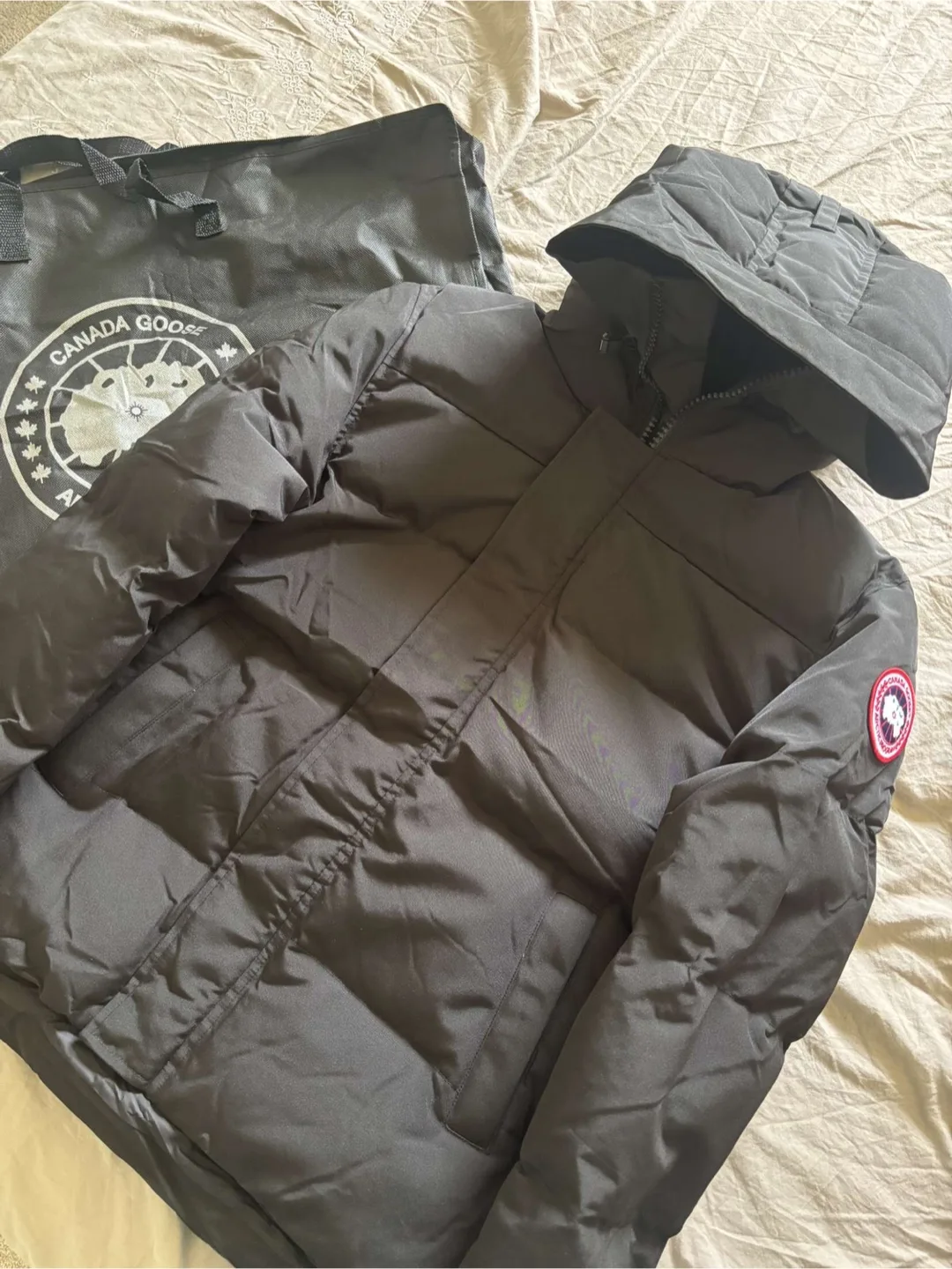Canada Goose Puffer Jacket thumbnail