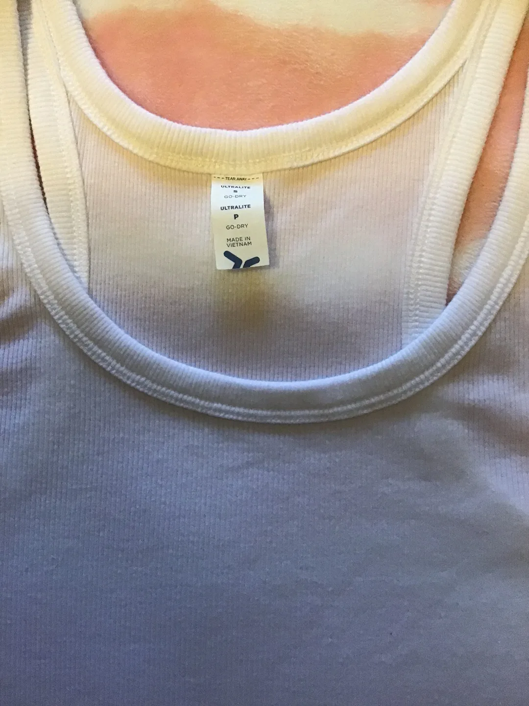 🤩 Old Navy White Tank Top - Size S image indicator(2)