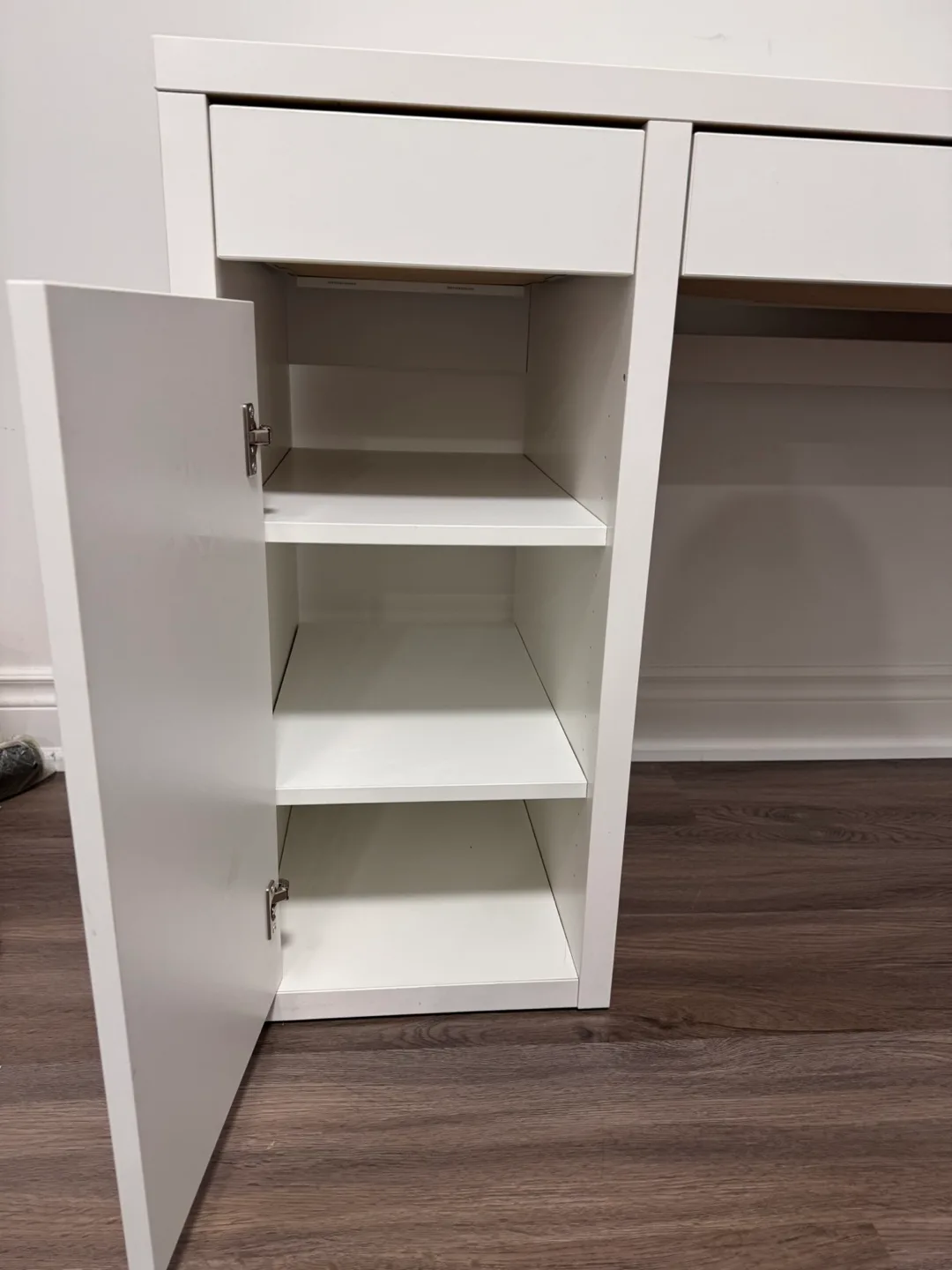 Ikea Micke White Desk image indicator(2)