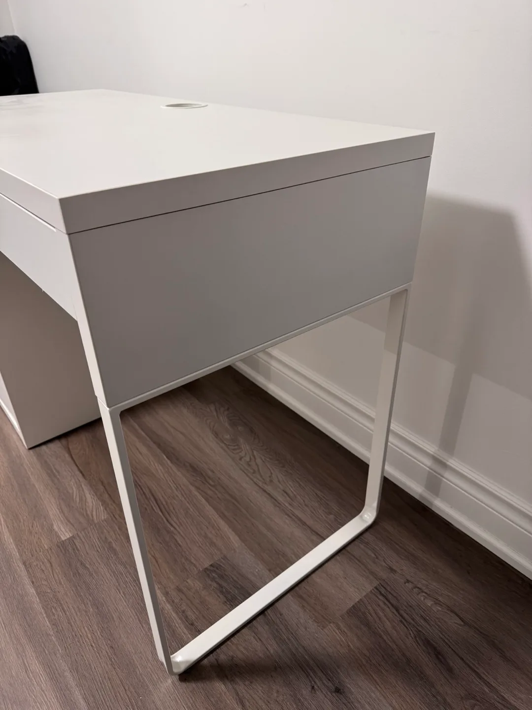 Ikea Micke White Desk image indicator(5)