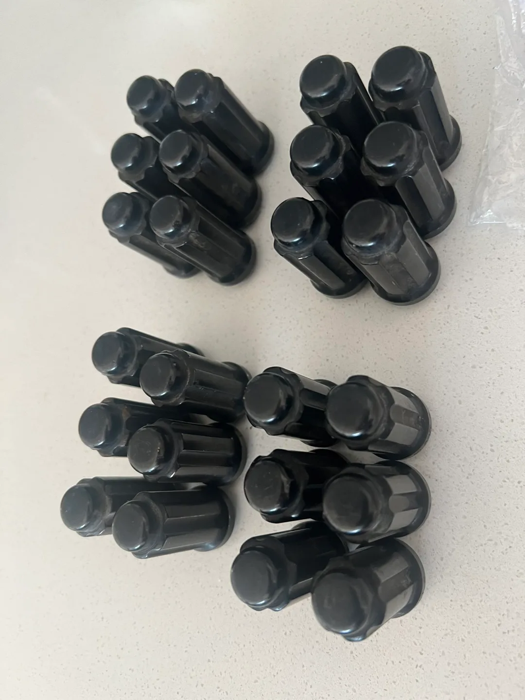 Set of 24 Black M14 1.50 RHT Lug Nuts thumbnail