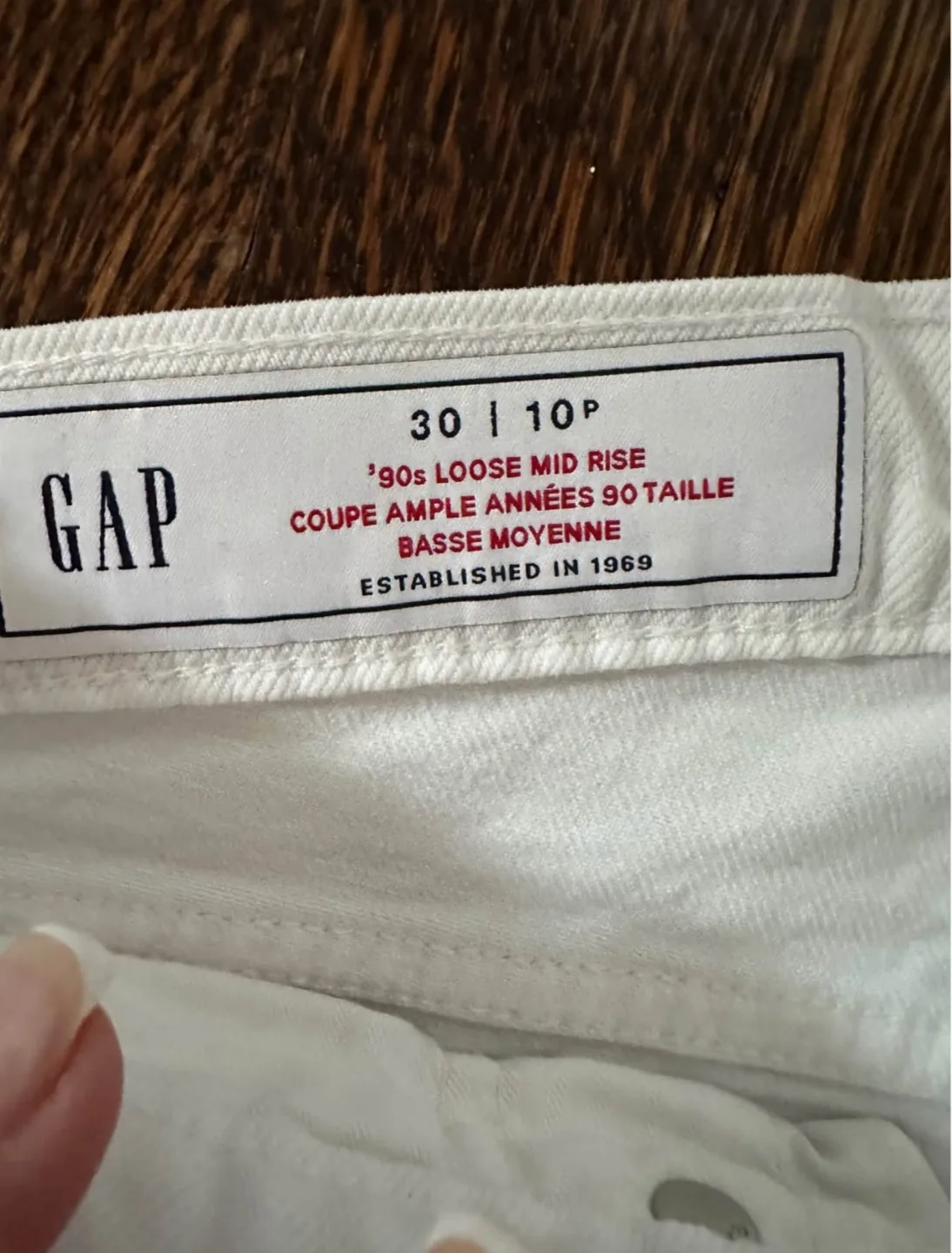 Like New Women’s GAP 90’s Loose Fit Mid Rise Jeans image indicator(3)