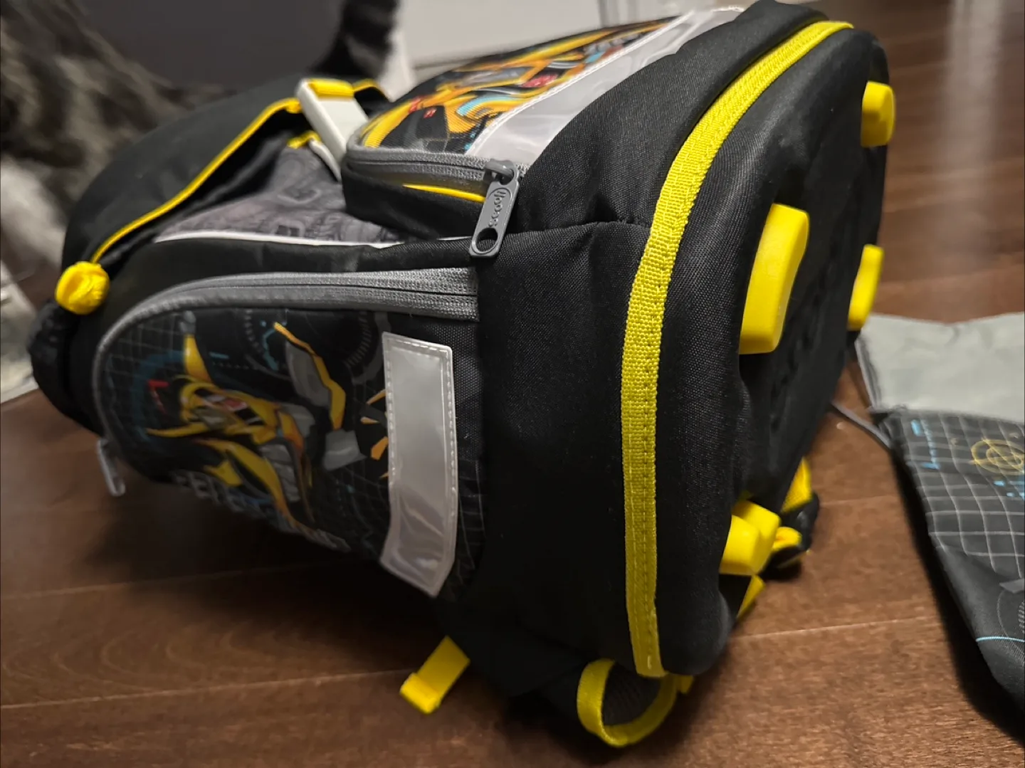 Scooli Transformers Bumblebee German School Backpack Set image indicator(3)