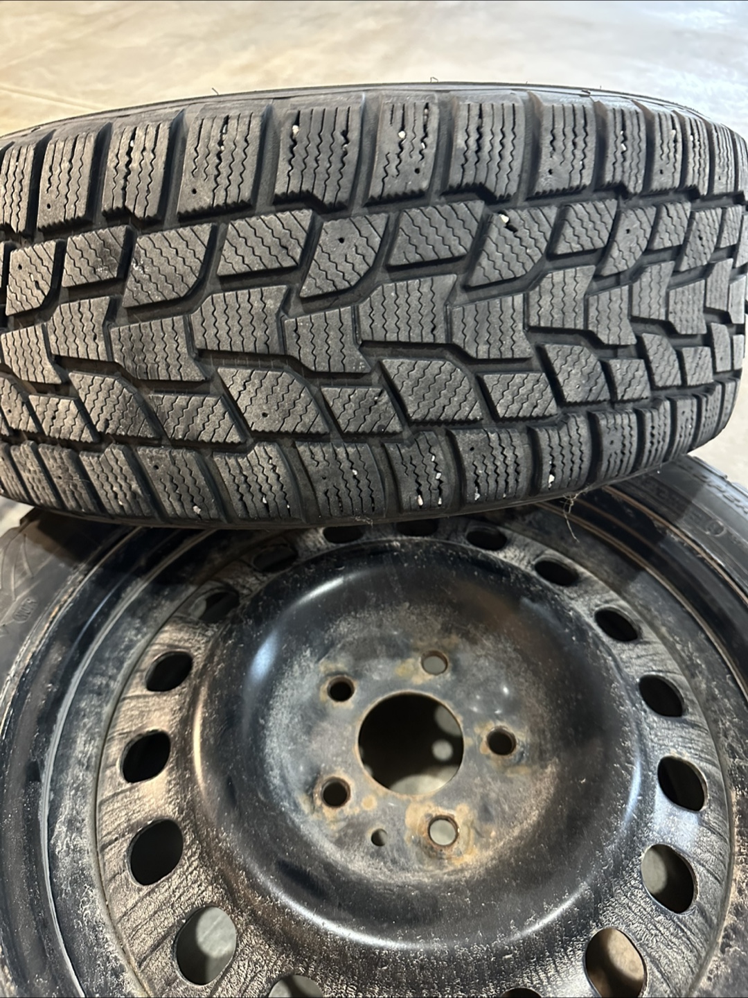 215/50R17- 5X114.3 7J Cooper Evolution Winter tires/wheels - photo 2