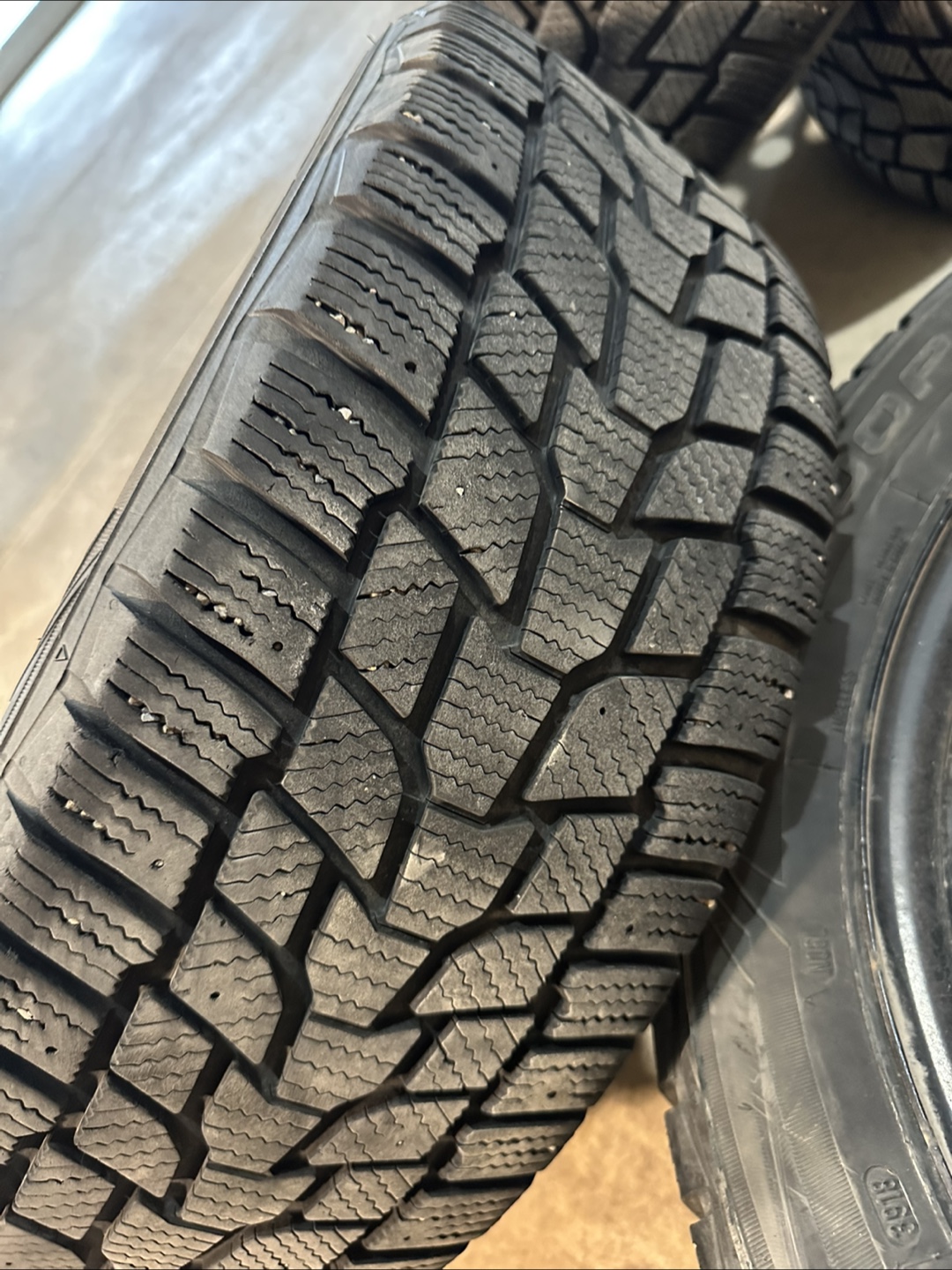 215/50R17- 5X114.3 7J Cooper Evolution Winter tires/wheels - photo 3