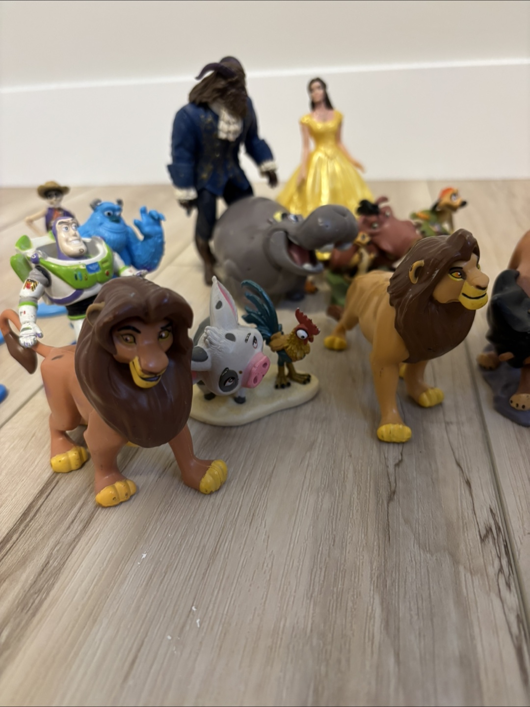 LOT of 26 Disney Mixed Figurines For Sale - photo 3
