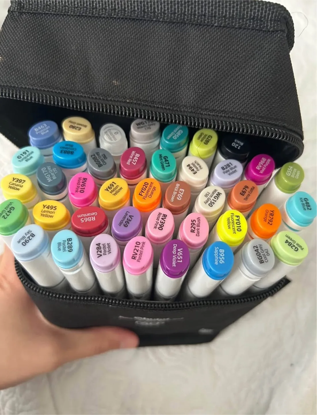 NEW Ohuhu Markers 40 Set with Case thumbnail