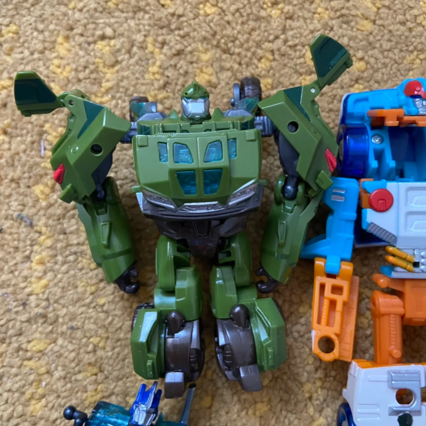 Lot of incomplete Transformers image indicator(2)