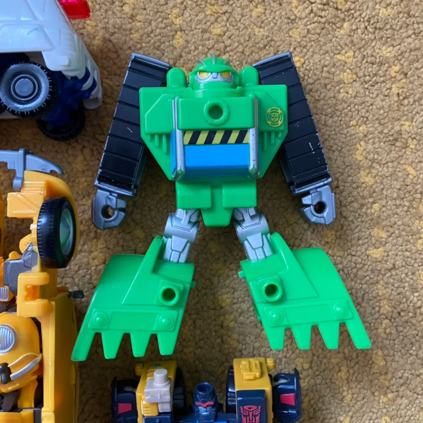 Lot of incomplete Transformers image indicator(7)