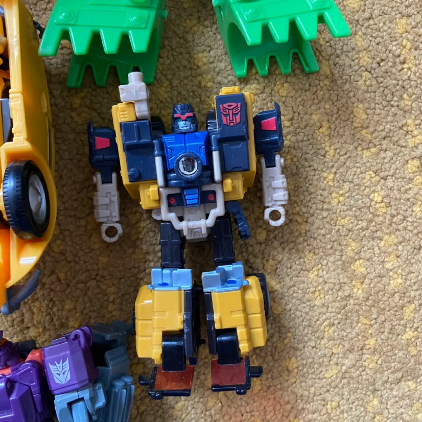 Lot of incomplete Transformers image indicator(9)