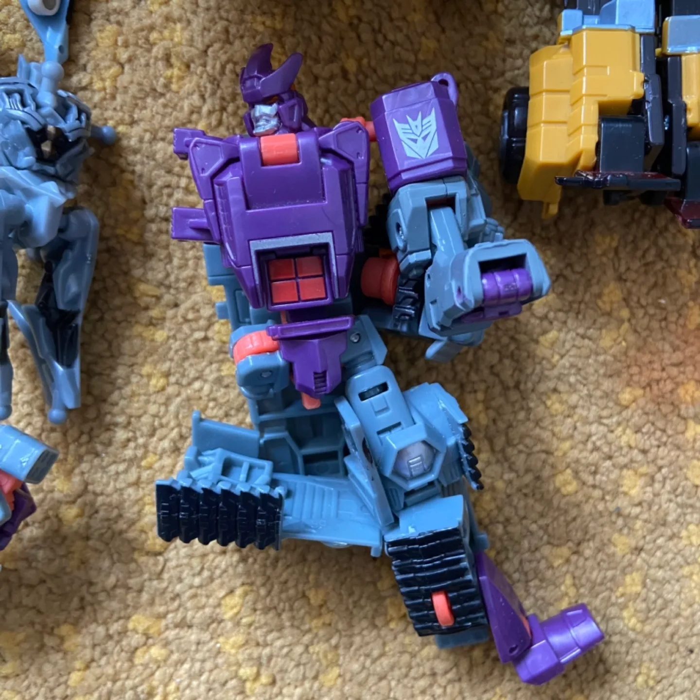 Lot of incomplete Transformers image indicator(10)