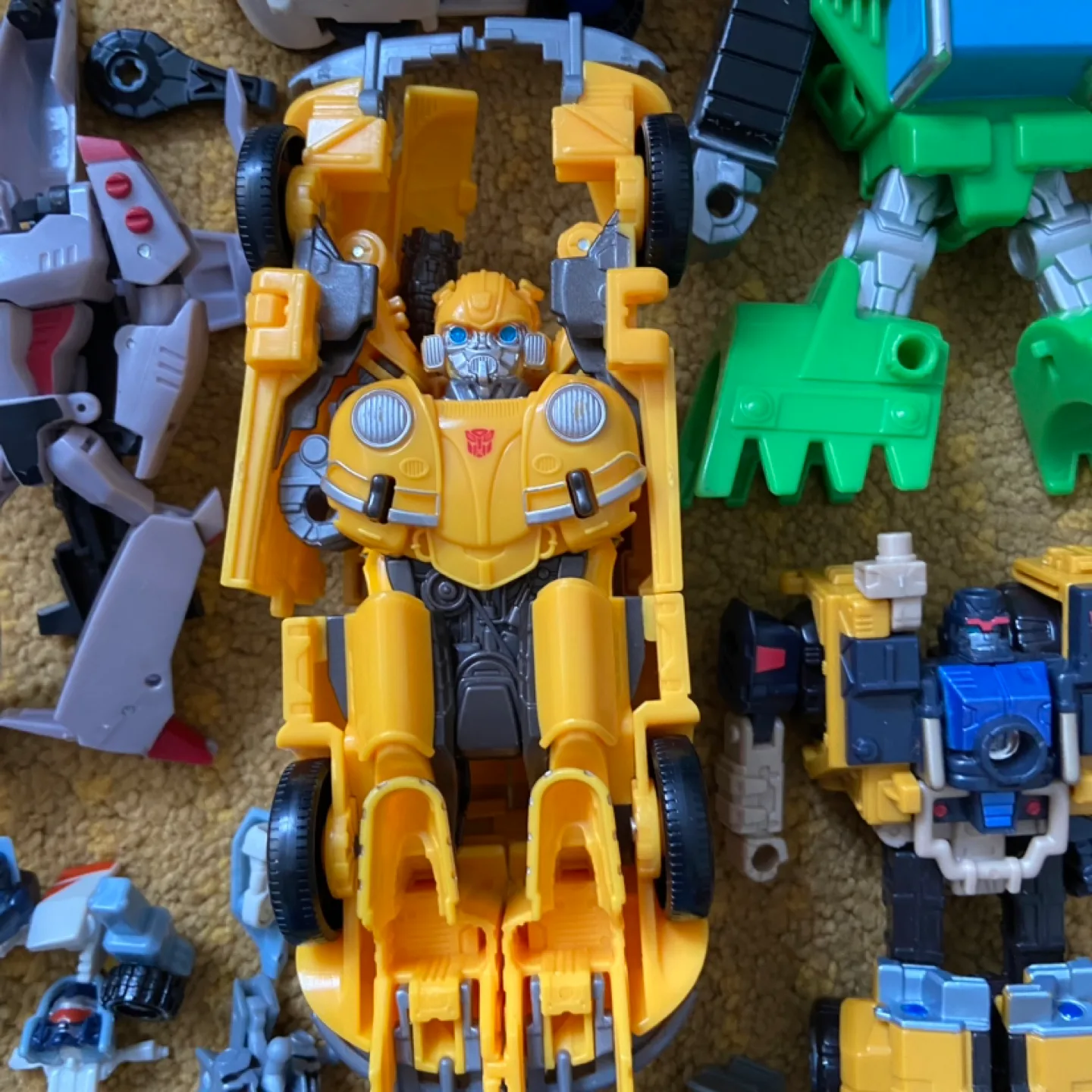 Lot of incomplete Transformers image indicator(8)