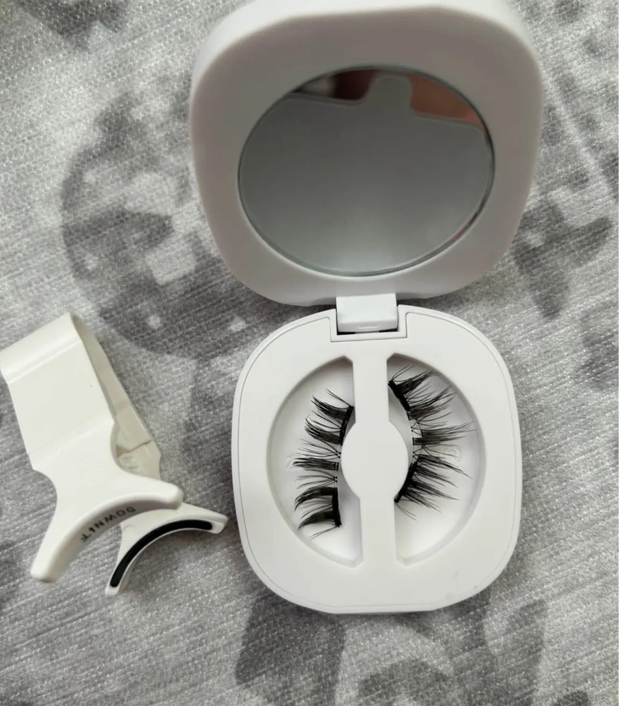 Keneva Magnetic Eyelashes Kit thumbnail