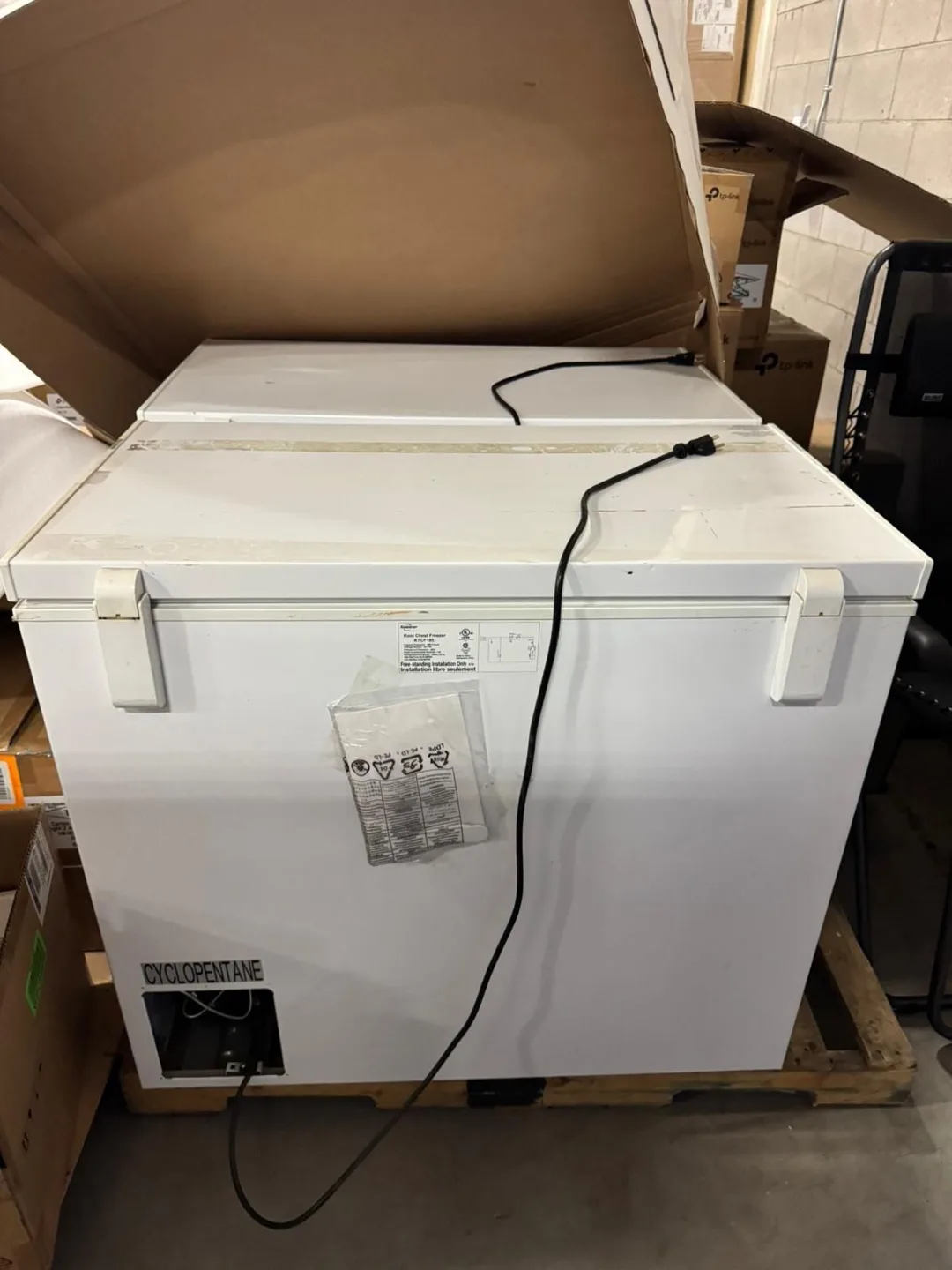 Koolatron White Compact Chest Freezer, 6.9 cu.ft. thumbnail