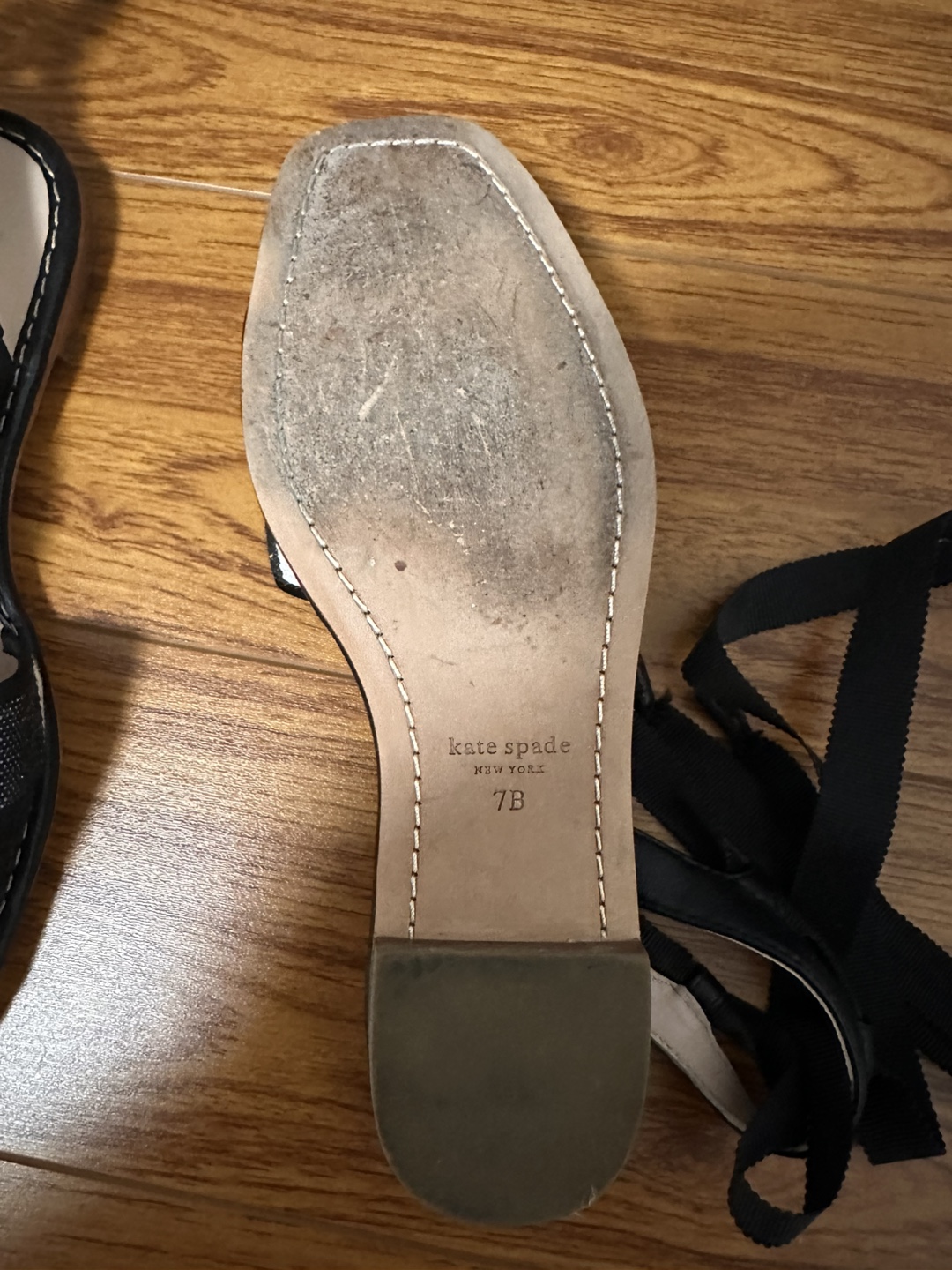 Kate Spade Black & White Sandals - Size 7 - photo 4