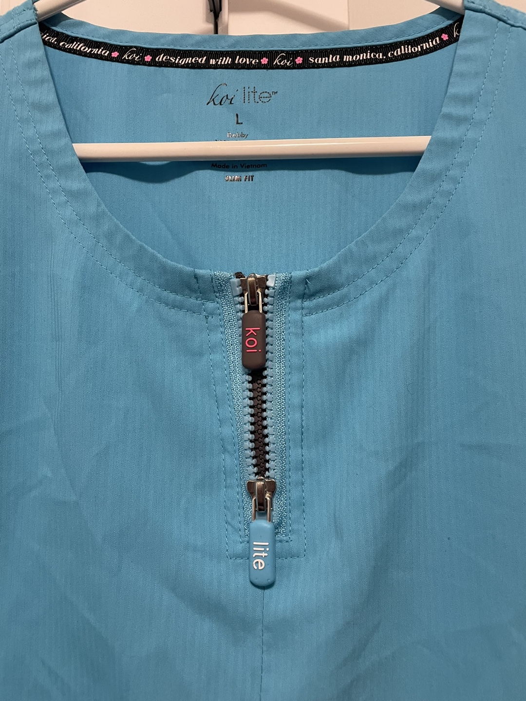Koi Lite Large women’s scrub top - photo 3