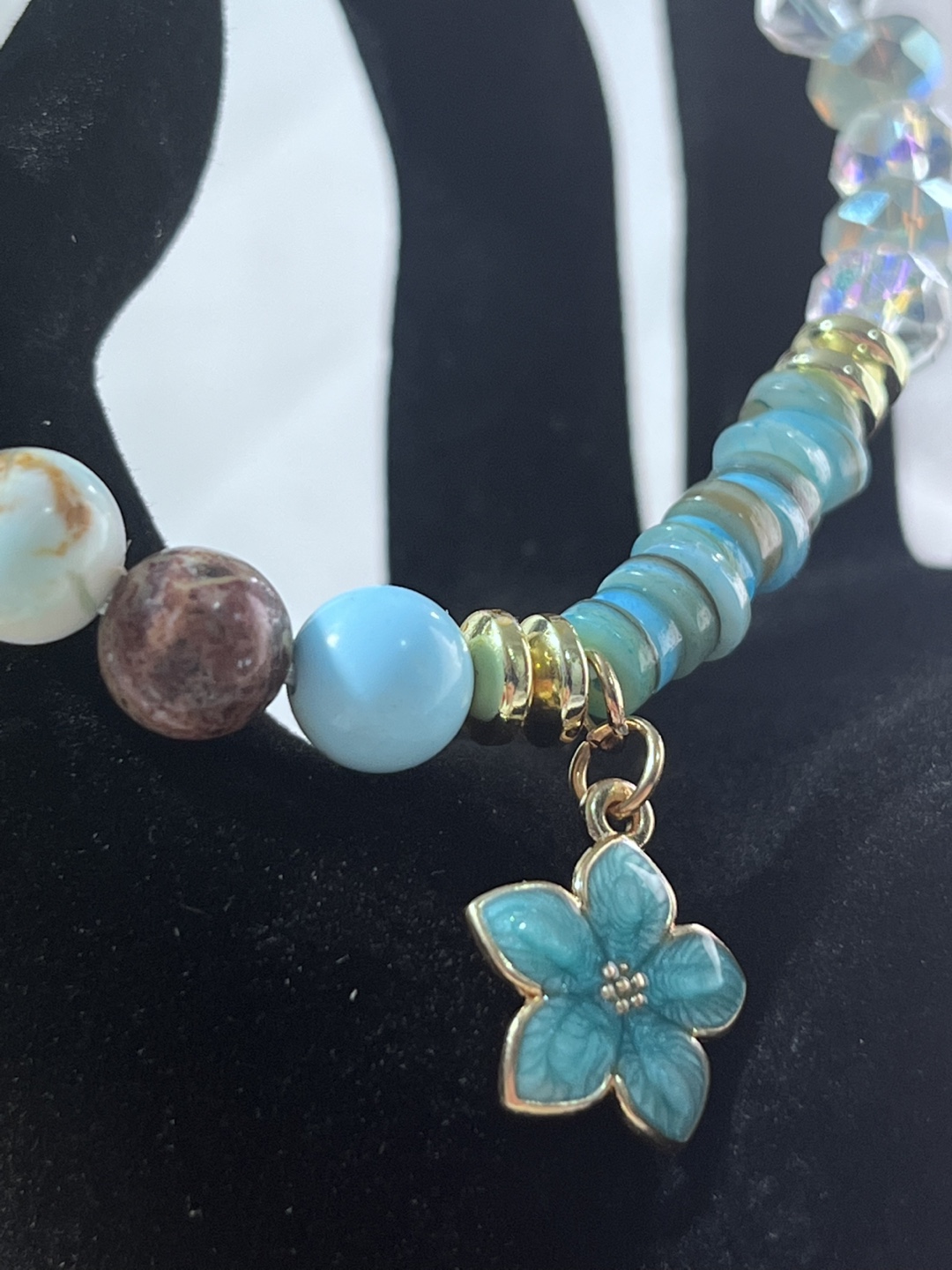 Blue Flower on Retro Tint Magnesite and Heishi Bead Bracelet - photo 4
