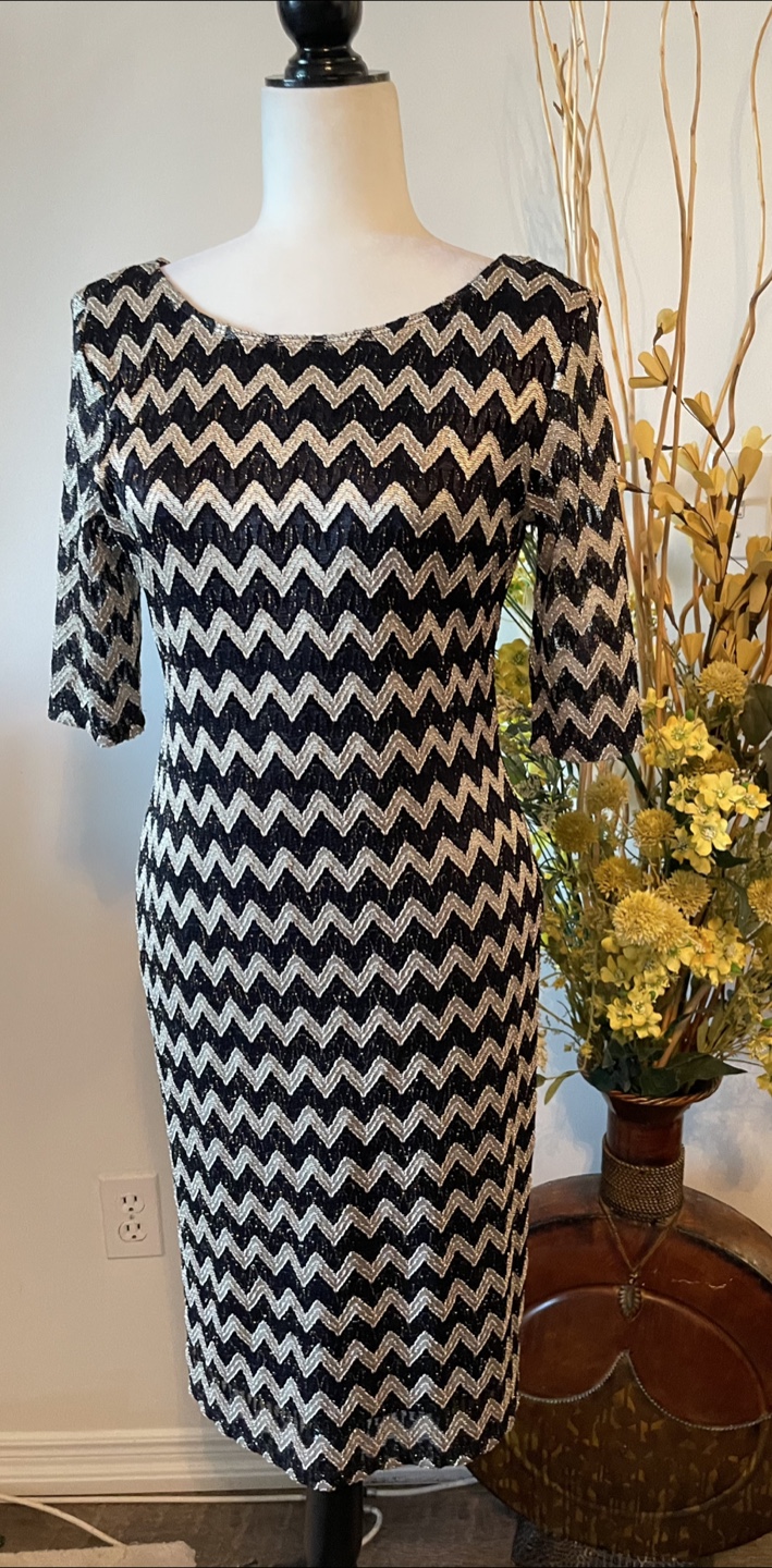 Black & Gold Chevron Pattern Dress - photo 3