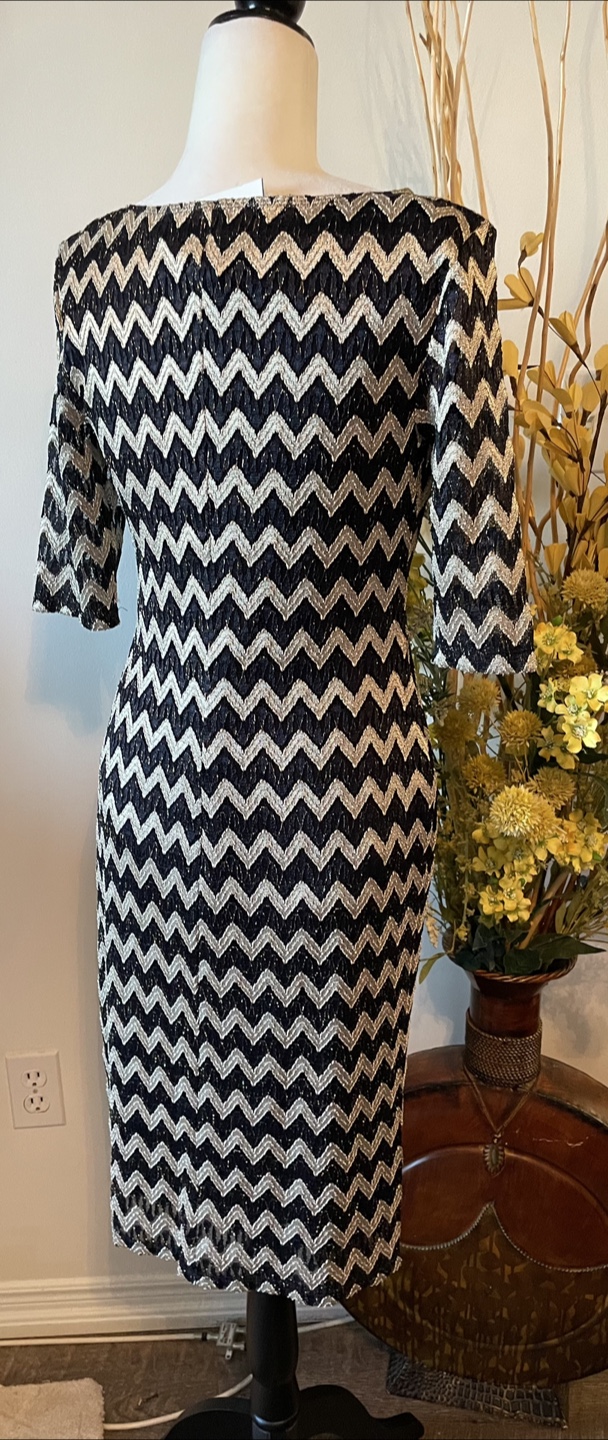 Black & Gold Chevron Pattern Dress - photo 2
