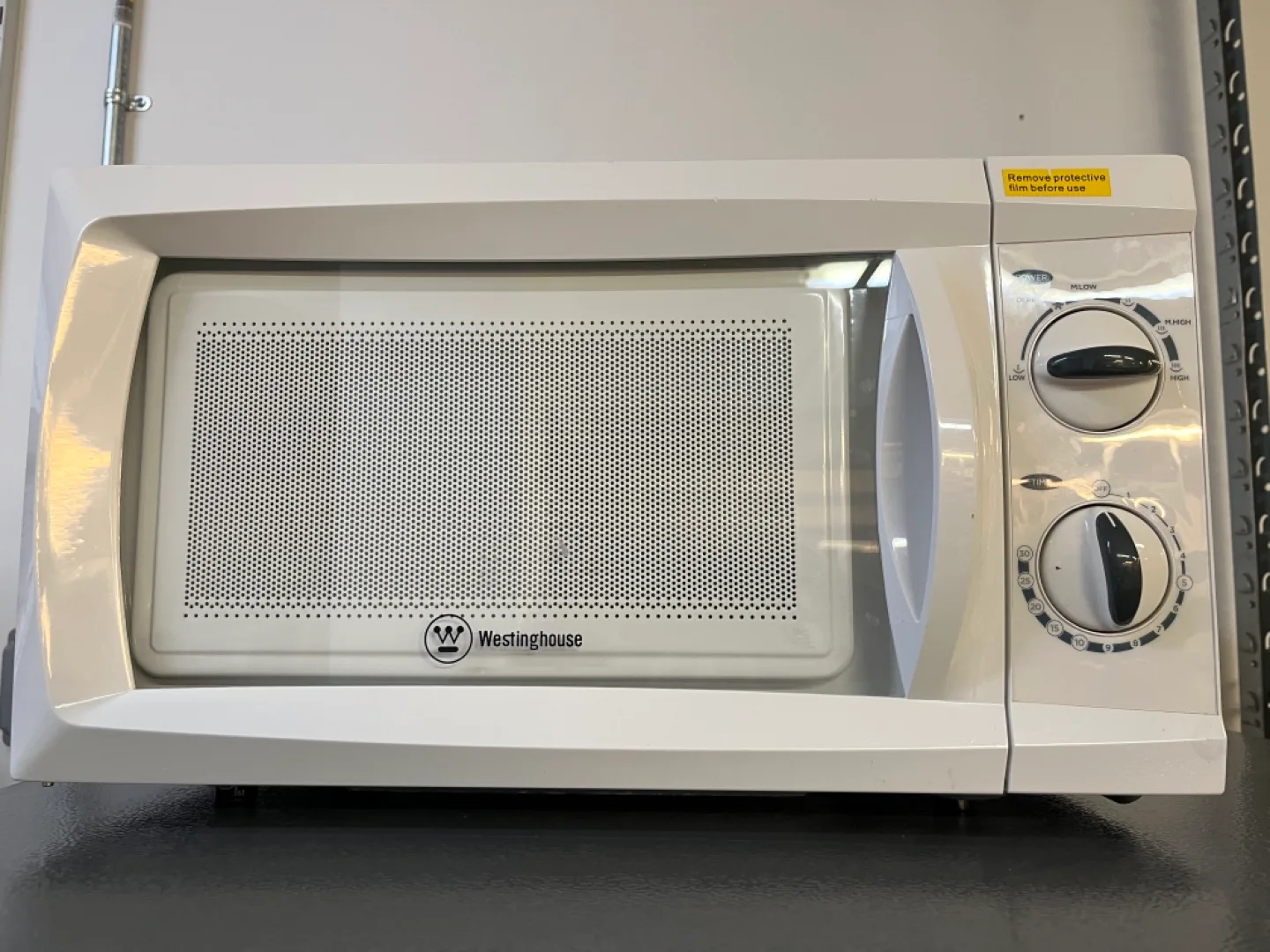 Westinghouse Microwave Oven thumbnail