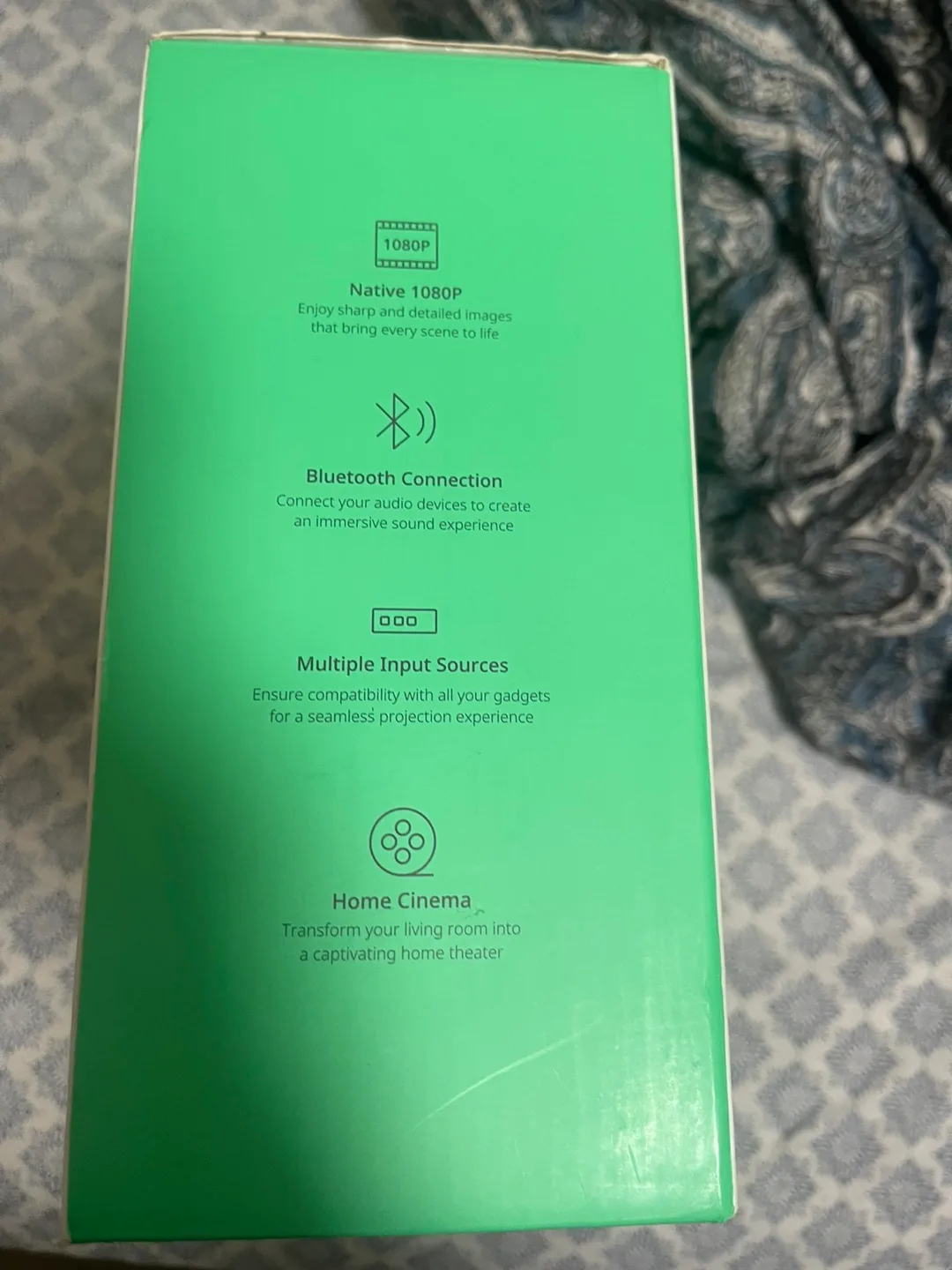 Yoton Y6 Video Projector - Like New! image indicator(3)