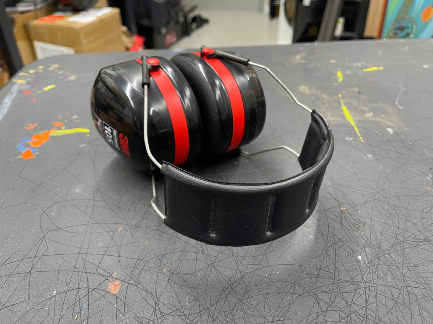 3M Optime 105 Earmuffs - Black & Red image indicator(5)