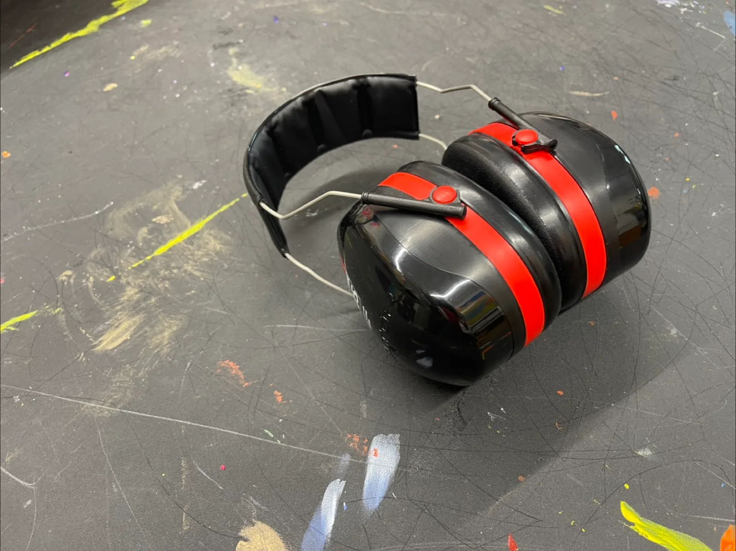 3M Optime 105 Earmuffs - Black & Red image indicator(4)