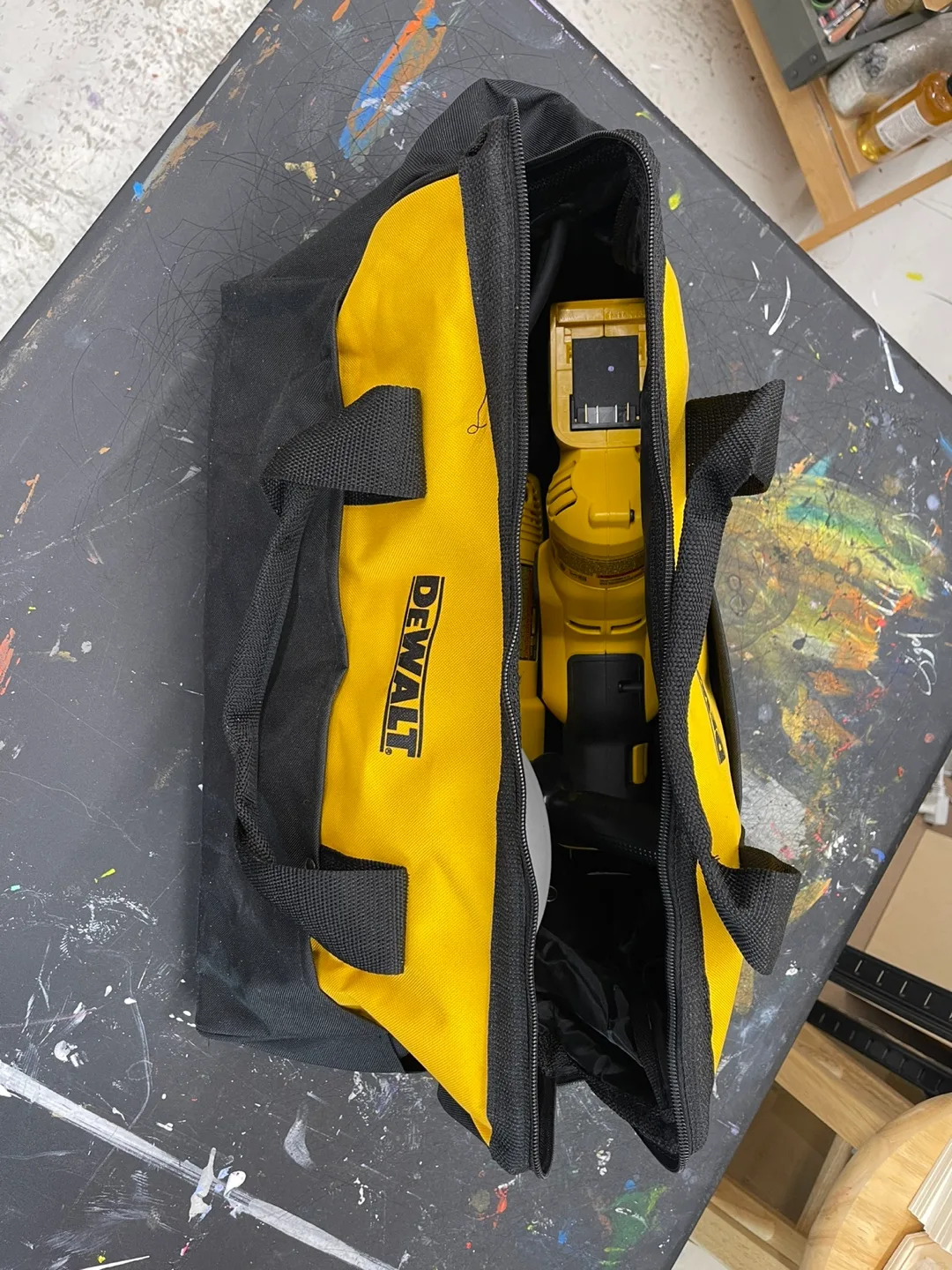 DeWalt Angle Grinder with Discs & Bag image indicator(5)