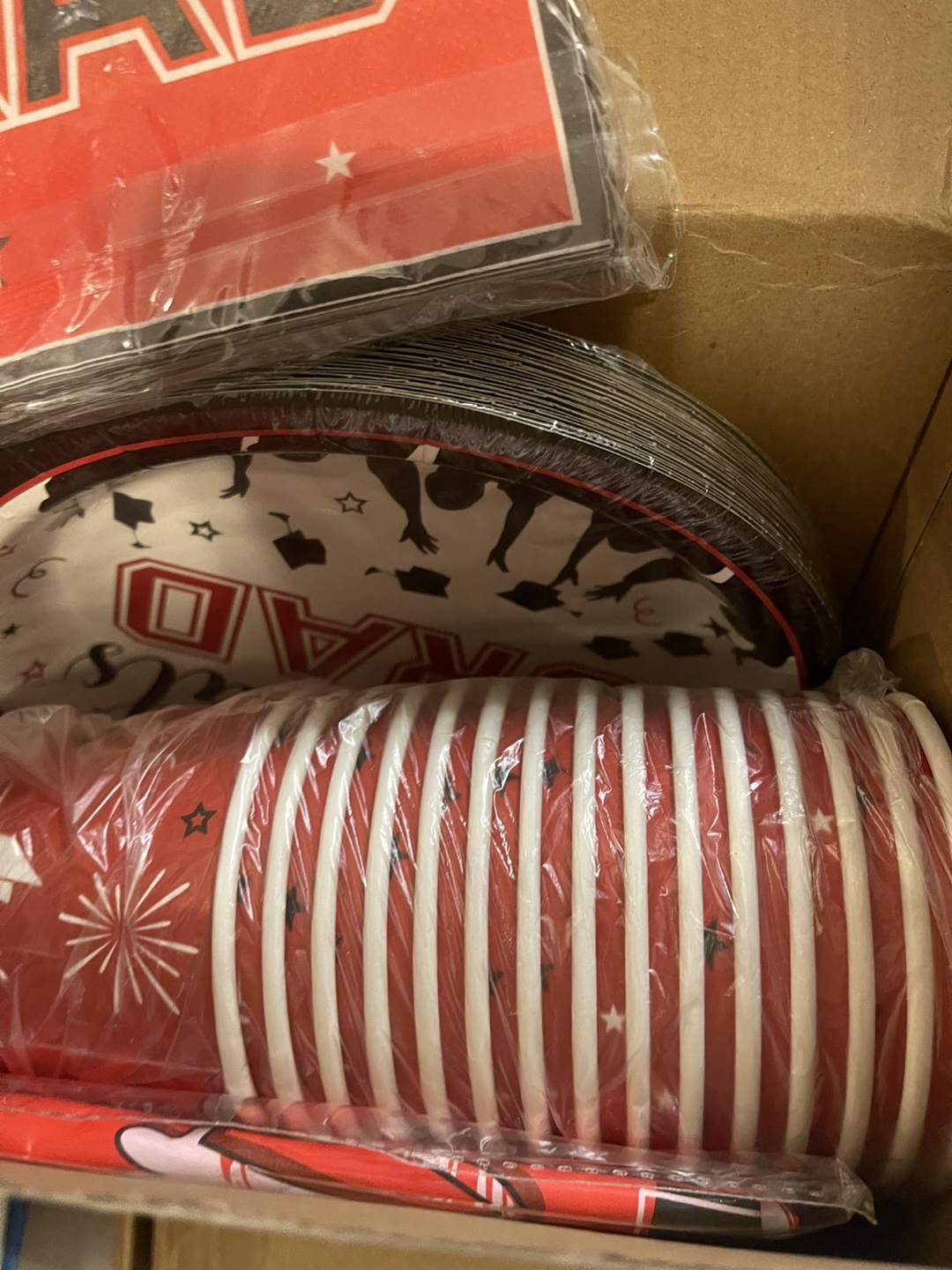 Graduation Party Supplies Set - New - photo 3