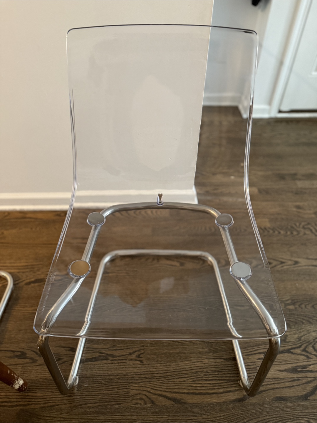 Round Dining Table with Clear Chairs - photo 3