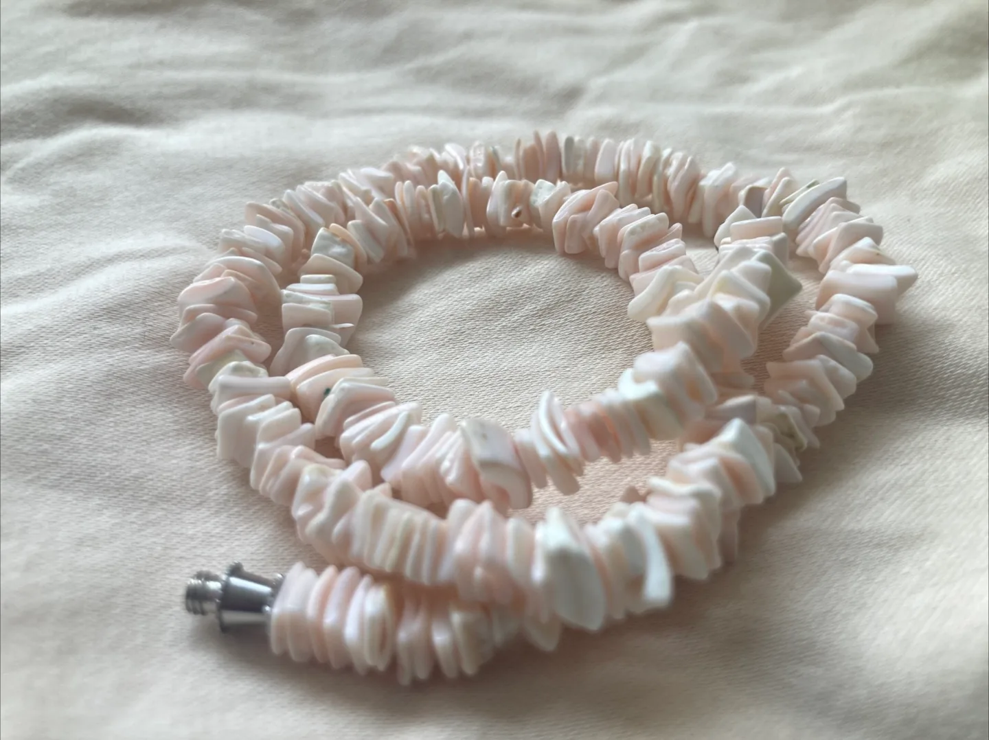 vintage shell necklace image indicator(4)