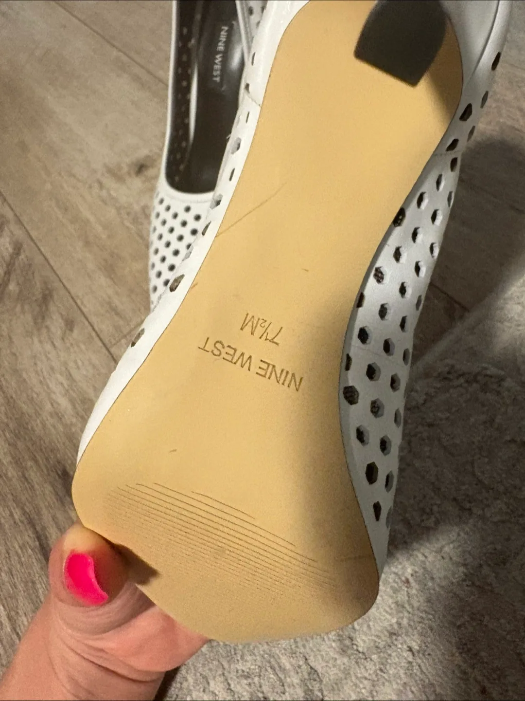 Nine West White Leather Heels - Size 7.5 image indicator(4)