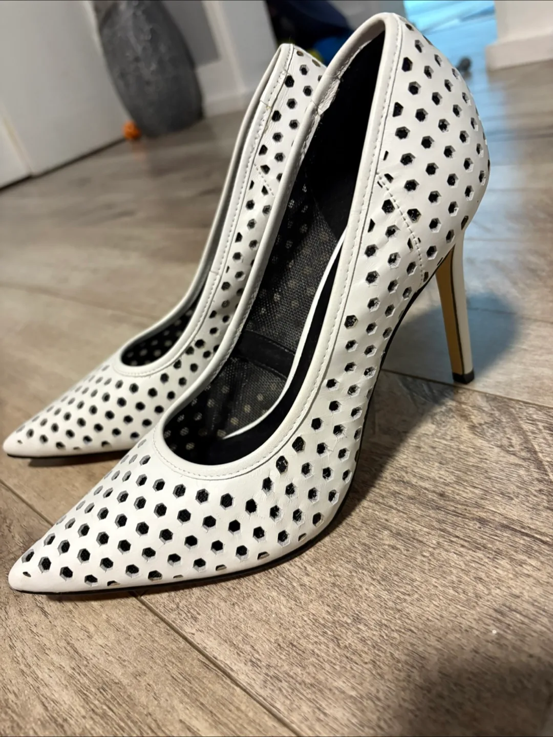 Nine West White Leather Heels - Size 7.5 thumbnail