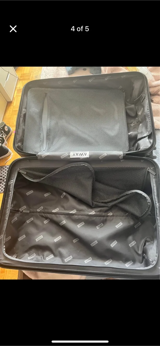 Away Luggage Suitcase - Black image indicator(3)